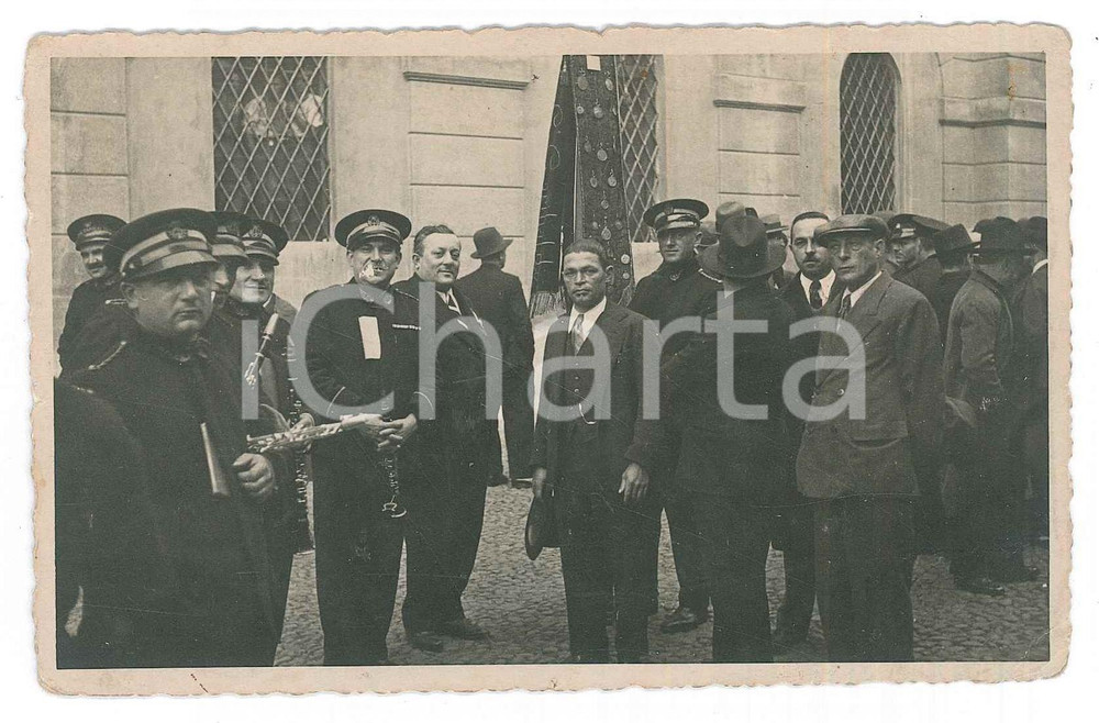 1940 ca MILANO (?) Cerimonia con banda musicale - Fotografia 14x9 cm