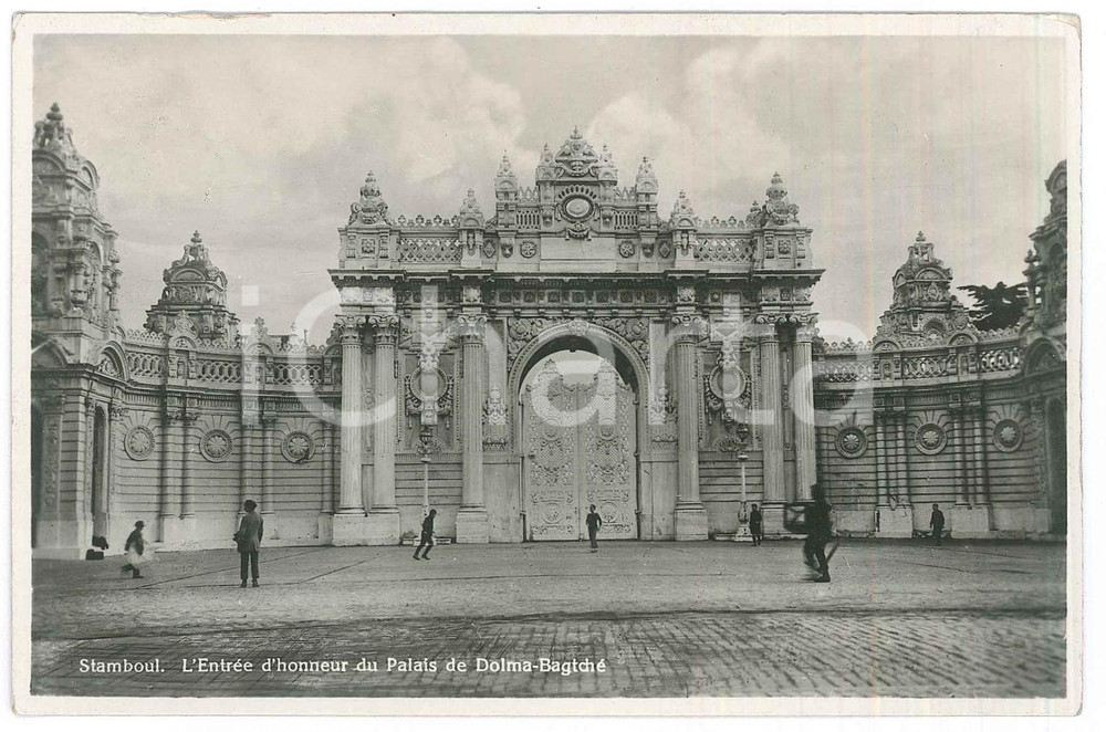 1920 ca STAMBOUL (TURQUIE) Entrée d'honneur Palais DOLMA-BAGTCHE' *Carte postale  Cartolina postale d'epoca, non viaggiata.  CONDIZIONI:GOOD/buonoFORMATO: 14x9 cm originale e autentica 1