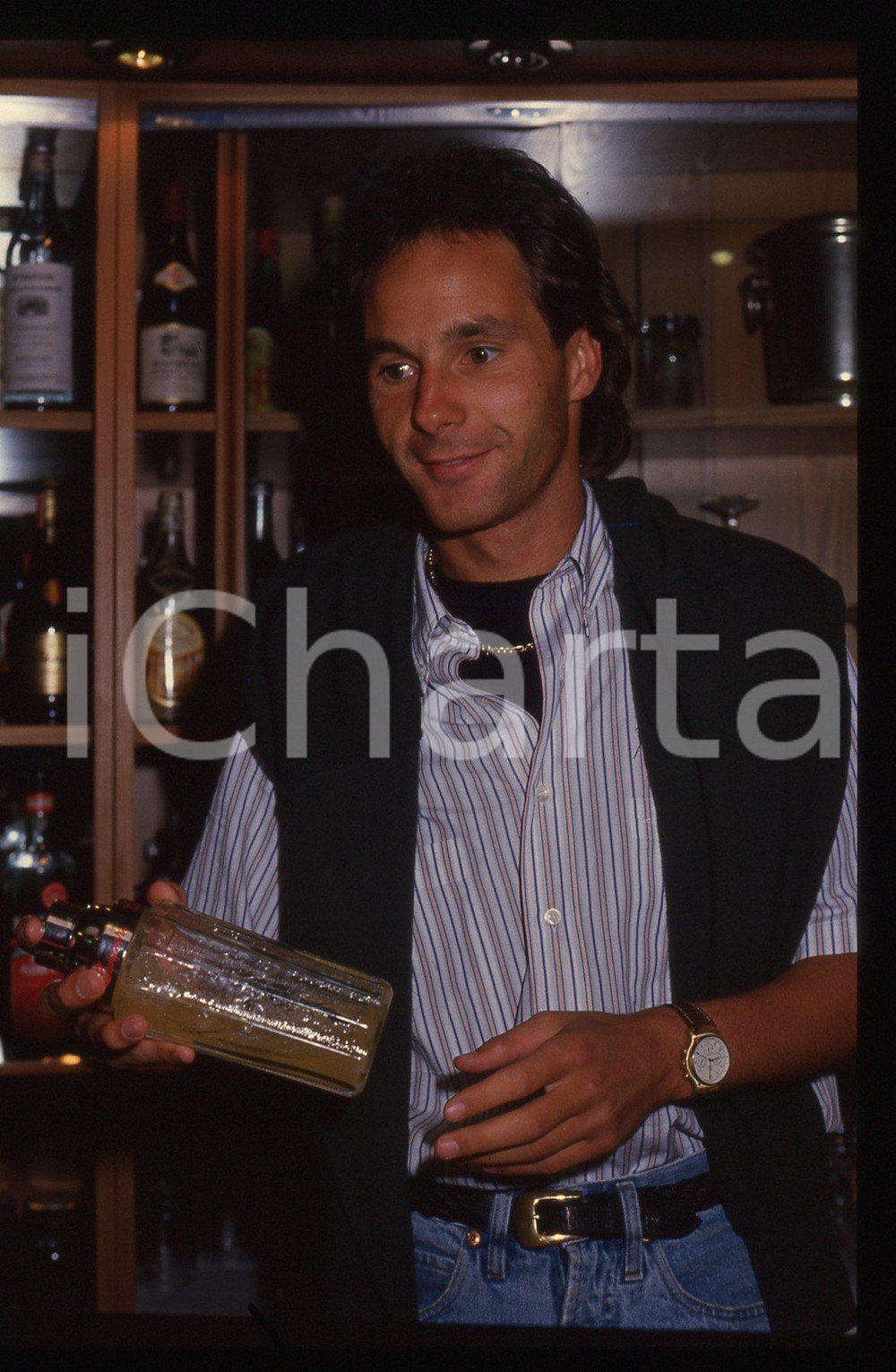 Gerhard BERGER - F1 Pilota scuderia FERRARI - 1995 ca 35 mm vintage slide 134 Diapositiva d'epoca, in formato 35 mm.CONDIZIONI: GOODE' severamente vietata la riproduzione. Tutti i diritti sono riservati.Nella diapositiva ICharta mette in vendita, sul negozio eBay e in esclusiva sul sito "icharta" il proprio archivio composto da numerose diapositive e negativi fotografici d'epoca, tutti originali e autentici, che attraversano la storia del costume italiano tra gli la fine degli anni Sessanta e Novanta.Si tratta di uno sguardo inedito sull'attualit&agrave;, la politica, la vita quotidiana, il gossip e la cultura, che fotografa il cambiamento della nazione in quest'ultimo scorcio del XX secolo. Un'occasione unica per il mercato del collezionismo, che vede finalmente disponibile un archivio eccezionale per vastit&agrave;, tematiche e condizioni, in un settore (il negativo fotografico e la diapositiva) di assoluta novit&agrave; e dalle interessanti prospettive di investimento.  GOOD/buono   originale e autentica 1