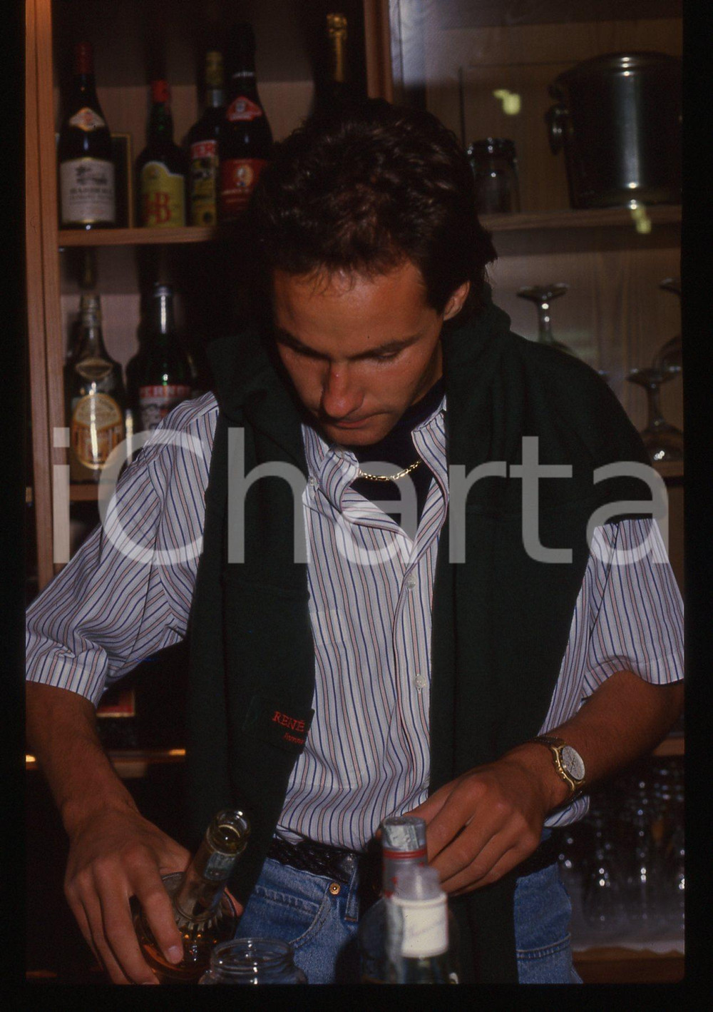 Gerhard BERGER - F1 Pilota scuderia FERRARI - 1995 ca 35 mm vintage slide 136 Diapositiva d'epoca, in formato 35 mm.CONDIZIONI: GOODE' severamente vietata la riproduzione. Tutti i diritti sono riservati.ICharta mette in vendita, sul negozio eBay e in esclusiva sul sito "icharta" il proprio archivio composto da numerose diapositive e negativi fotografici d'epoca, tutti originali e autentici, che attraversano la storia del costume italiano tra gli la fine degli anni Sessanta e Novanta.Si tratta di uno sguardo inedito sull'attualità, la politica, la vita quotidiana, il gossip e la cultura, che fotografa il cambiamento della nazione in quest'ultimo scorcio del XX secolo. Un'occasione unica per il mercato del collezionismo, che vede finalmente disponibile un archivio eccezionale per vastità, tematiche e condizioni, in un settore (il negativo fotografico e la diapositiva) di assoluta novità e dalle interessanti prospettive di investimento.  GOOD/buono   originale e autentica 1