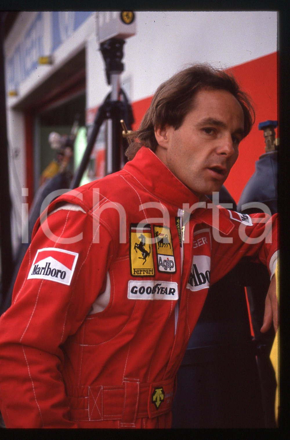 Gerhard BERGER - F1 Pilota scuderia FERRARI - 1995 ca 35 mm vintage slide 139 Diapositiva d'epoca, in formato 35 mm.CONDIZIONI: GOODE' severamente vietata la riproduzione. Tutti i diritti sono riservati.ICharta mette in vendita, sul negozio eBay e in esclusiva sul sito "icharta" il proprio archivio composto da numerose diapositive e negativi fotografici d'epoca, tutti originali e autentici, che attraversano la storia del costume italiano tra gli la fine degli anni Sessanta e Novanta.Si tratta di uno sguardo inedito sull'attualità, la politica, la vita quotidiana, il gossip e la cultura, che fotografa il cambiamento della nazione in quest'ultimo scorcio del XX secolo. Un'occasione unica per il mercato del collezionismo, che vede finalmente disponibile un archivio eccezionale per vastità, tematiche e condizioni, in un settore (il negativo fotografico e la diapositiva) di assoluta novità e dalle interessanti prospettive di investimento.  GOOD/buono   originale e autentica 1