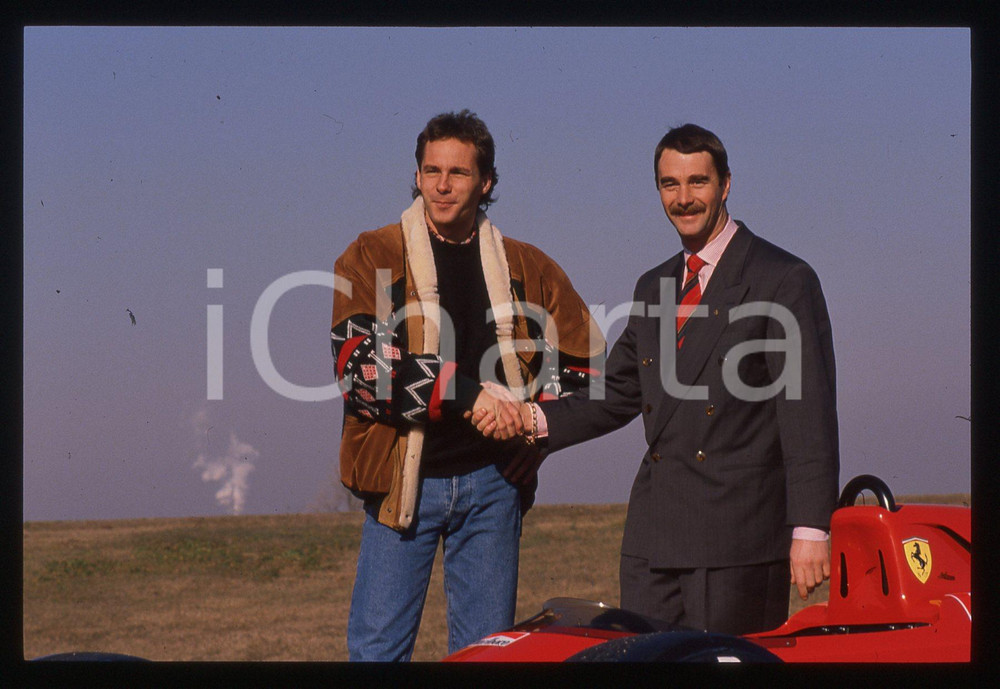 Gerhard BERGER Nigel MANSELL FERRARI 640 F1 FIORANO 1989 35 mm vintage slide 18 Diapositiva d'epoca, in formato 35 mm.CONDIZIONI: GOODE' severamente vietata la riproduzione. Tutti i diritti sono riservati.ICharta mette in vendita, sul negozio eBay e in esclusiva sul sito "icharta" il proprio archivio composto da numerose diapositive e negativi fotografici d'epoca, tutti originali e autentici, che attraversano la storia del costume italiano tra gli la fine degli anni Sessanta e Novanta.Si tratta di uno sguardo inedito sull'attualità, la politica, la vita quotidiana, il gossip e la cultura, che fotografa il cambiamento della nazione in quest'ultimo scorcio del XX secolo. Un'occasione unica per il mercato del collezionismo, che vede finalmente disponibile un archivio eccezionale per vastità, tematiche e condizioni, in un settore (il negativo fotografico e la diapositiva) di assoluta novità e dalle interessanti prospettive di investimento.  GOOD/buono   originale e autentica 1