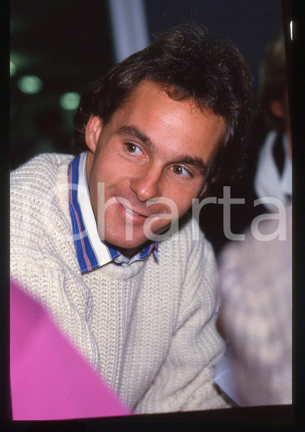 Gerhard BERGER - F1 Pilota scuderia FERRARI - 1995 ca 35 mm vintage slide 151 Diapositiva d'epoca, in formato 35 mm.CONDIZIONI: GOODE' severamente vietata la riproduzione. Tutti i diritti sono riservati.ICharta mette in vendita, sul negozio eBay e in esclusiva sul sito "icharta" il proprio archivio composto da numerose diapositive e negativi fotografici d'epoca, tutti originali e autentici, che attraversano la storia del costume italiano tra gli la fine degli anni Sessanta e Novanta.Si tratta di uno sguardo inedito sull'attualità, la politica, la vita quotidiana, il gossip e la cultura, che fotografa il cambiamento della nazione in quest'ultimo scorcio del XX secolo. Un'occasione unica per il mercato del collezionismo, che vede finalmente disponibile un archivio eccezionale per vastità, tematiche e condizioni, in un settore (il negativo fotografico e la diapositiva) di assoluta novità e dalle interessanti prospettive di investimento.  GOOD/buono   originale e autentica 1