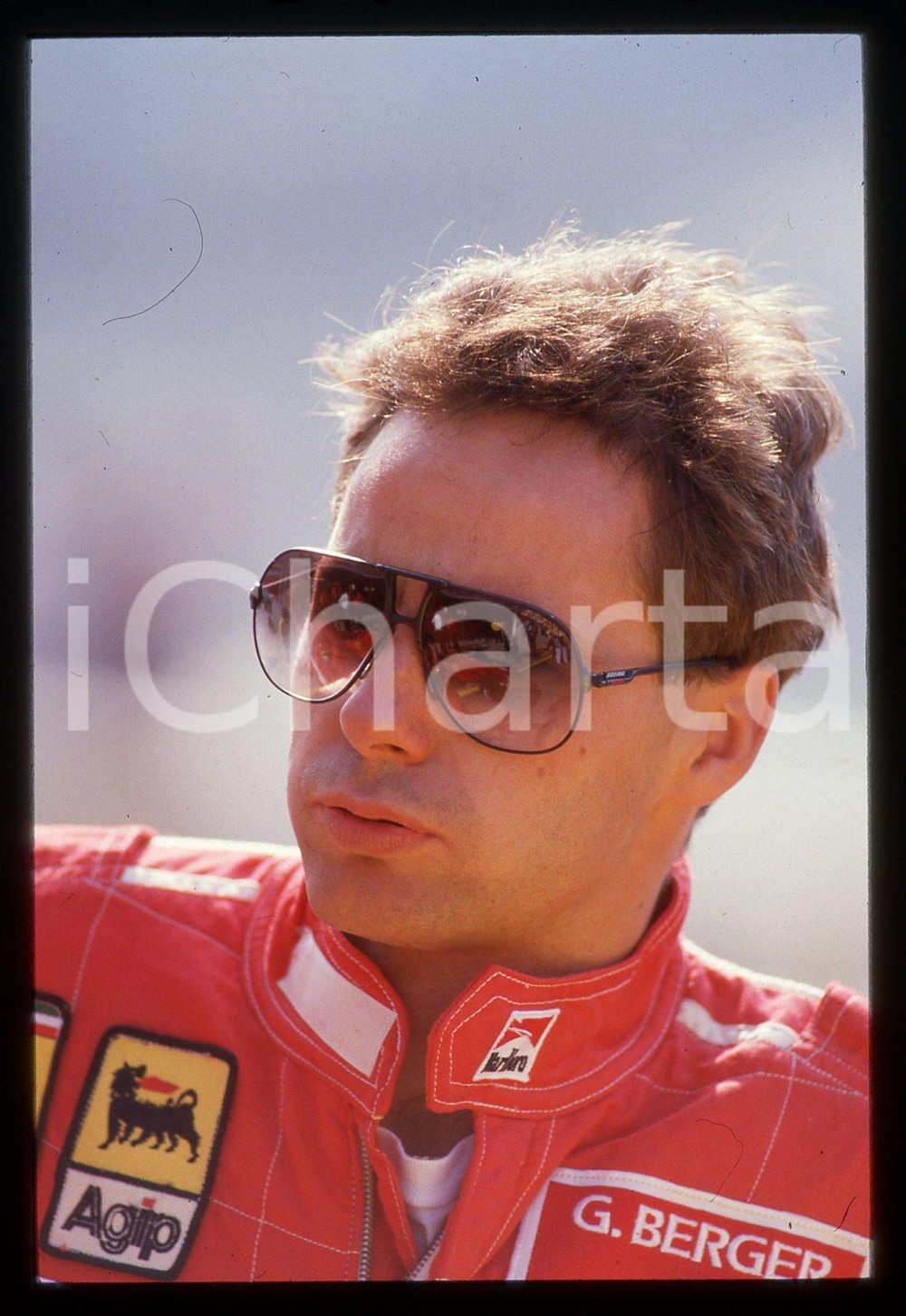 Gerhard BERGER - F1 Pilota scuderia FERRARI - 1995 ca 35 mm vintage slide 154 Diapositiva d'epoca, in formato 35 mm.CONDIZIONI: GOODE' severamente vietata la riproduzione. Tutti i diritti sono riservati. ICharta mette in vendita, sul negozio eBay e in esclusiva sul sito "icharta" il proprio archivio composto da numerose diapositive e negativi fotografici d'epoca, tutti originali e autentici, che attraversano la storia del costume italiano tra gli la fine degli anni Sessanta e Novanta.Si tratta di uno sguardo inedito sull'attualità, la politica, la vita quotidiana, il gossip e la cultura, che fotografa il cambiamento della nazione in quest'ultimo scorcio del XX secolo. Un'occasione unica per il mercato del collezionismo, che vede finalmente disponibile un archivio eccezionale per vastità, tematiche e condizioni, in un settore (il negativo fotografico e la diapositiva) di assoluta novità e dalle interessanti prospettive di investimento.  GOOD/buono   originale e autentica 1