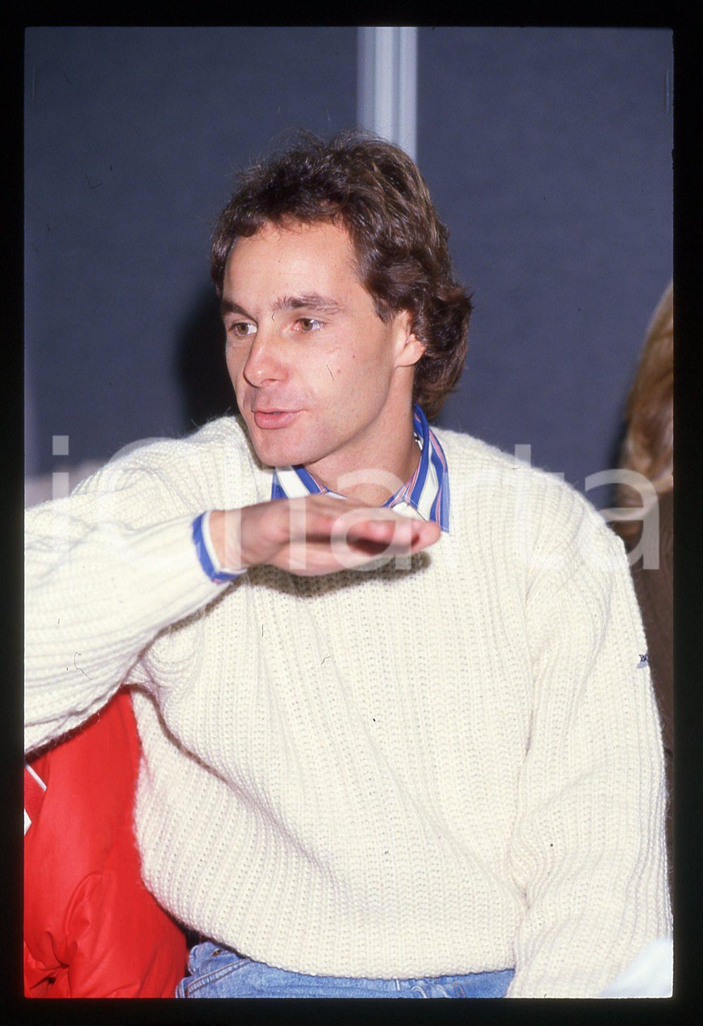 Gerhard BERGER - F1 Pilota scuderia FERRARI - 1995 ca 35 mm vintage slide 159 Diapositiva d'epoca, in formato 35 mm.CONDIZIONI: GOODE' severamente vietata la riproduzione. Tutti i diritti sono riservati.ICharta mette in vendita, sul negozio eBay e in esclusiva sul sito "icharta" il proprio archivio composto da numerose diapositive e negativi fotografici d'epoca, tutti originali e autentici, che attraversano la storia del costume italiano tra gli la fine degli anni Sessanta e Novanta.Si tratta di uno sguardo inedito sull'attualità, la politica, la vita quotidiana, il gossip e la cultura, che fotografa il cambiamento della nazione in quest'ultimo scorcio del XX secolo. Un'occasione unica per il mercato del collezionismo, che vede finalmente disponibile un archivio eccezionale per vastità, tematiche e condizioni, in un settore (il negativo fotografico e la diapositiva) di assoluta novità e dalle interessanti prospettive di investimento.  GOOD/buono   originale e autentica 1