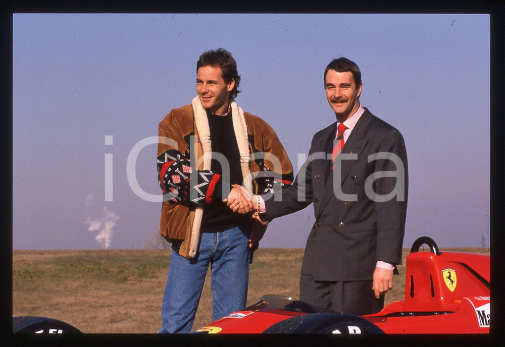 Gerhard BERGER Nigel MANSELL FERRARI 640 F1 FIORANO 1989 35 mm vintage slide 21 Diapositiva d'epoca, in formato 35 mm.CONDIZIONI: GOODE' severamente vietata la riproduzione. Tutti i diritti sono riservati.ICharta mette in vendita, sul negozio eBay e in esclusiva sul sito "icharta" il proprio archivio composto da numerose diapositive e negativi fotografici d'epoca, tutti originali e autentici, che attraversano la storia del costume italiano tra gli la fine degli anni Sessanta e Novanta.Si tratta di uno sguardo inedito sull'attualità, la politica, la vita quotidiana, il gossip e la cultura, che fotografa il cambiamento della nazione in quest'ultimo scorcio del XX secolo. Un'occasione unica per il mercato del collezionismo, che vede finalmente disponibile un archivio eccezionale per vastità, tematiche e condizioni, in un settore (il negativo fotografico e la diapositiva) di assoluta novità e dalle interessanti prospettive di investimento.  GOOD/buono   originale e autentica 1