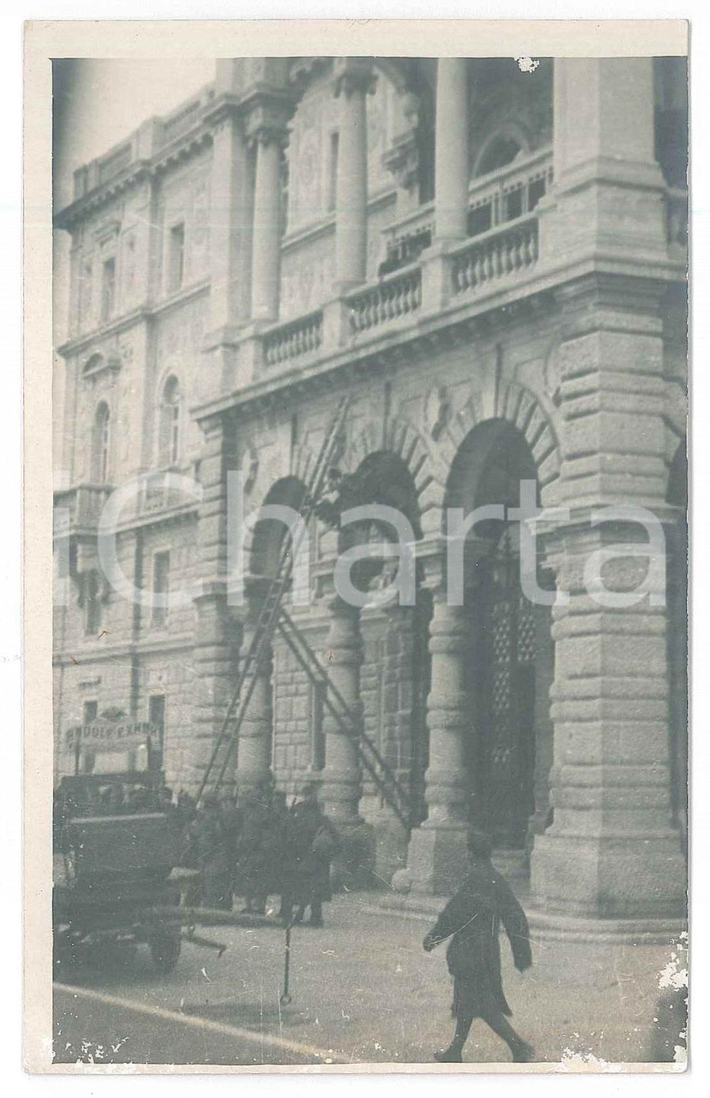 1918 TRIESTE ITALIANA Abbattimento aquila bicipite - Palazzo della Luogotenenza