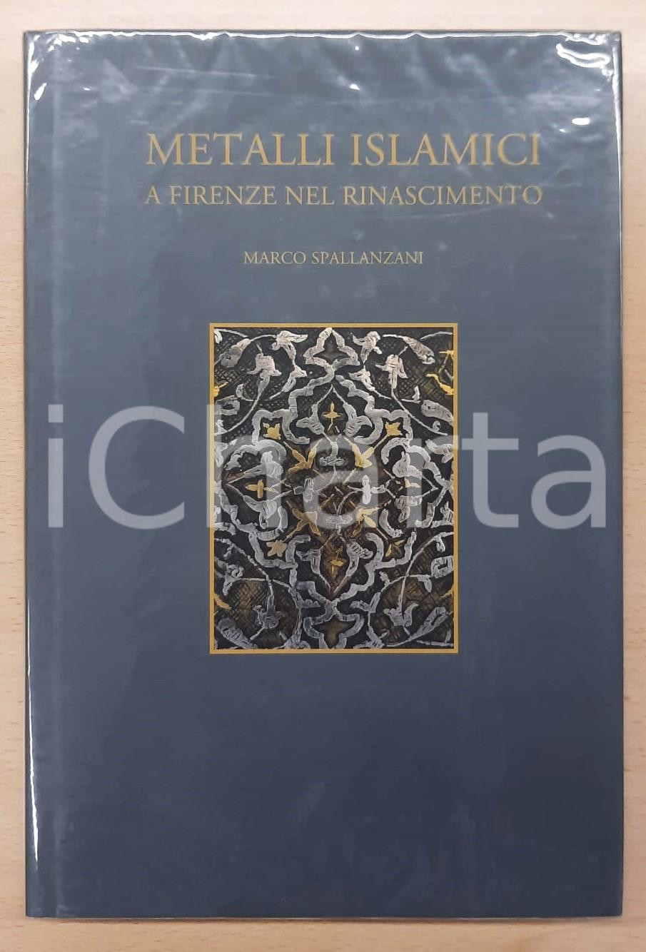 <center>Copertina rigida con sovraccoperta illustrata con acetato. </center><center>Numerose illustrazioni a colori.</center><center>PAGINE: 204</center><p><br></center><center>GOOD/buono ma strappo all'acetato in quarta di copertina<br>Formato: 21x30 cm</center> originale e autentica 0