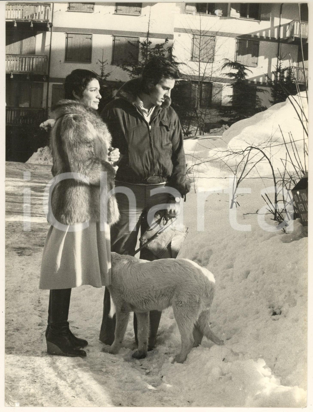 Fotografia d epoca originale 1975 ca COURMAYEUR I RICCHI E POVERI Angela BRAMBATI Marcello BROCHEREL Foto 8 1