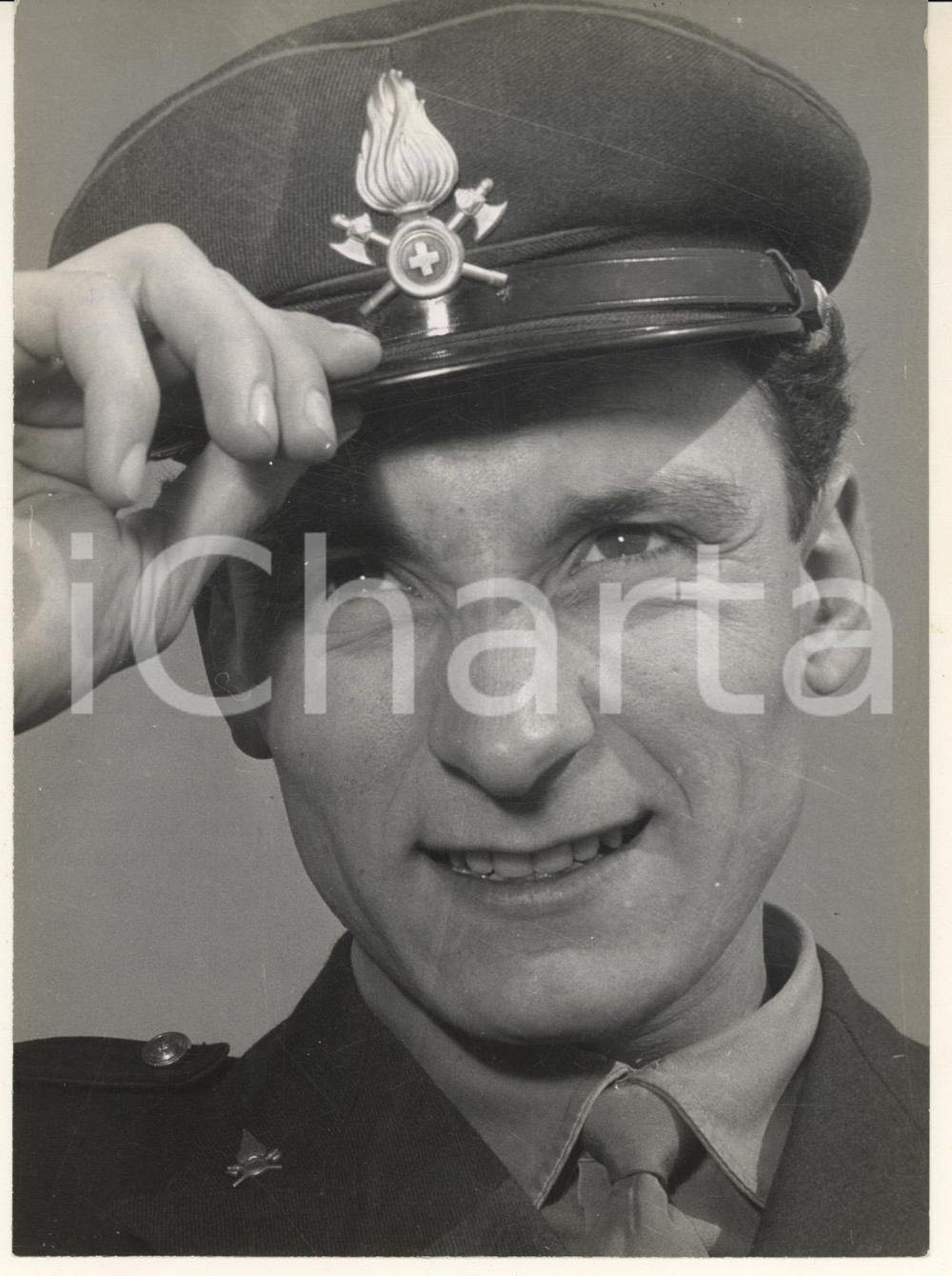 Fotografia d epoca originale 1956 CICLISMO Mino DE ROSSI  Vigile del fuoco  Ritratto  Foto 13x18 cm 1 1