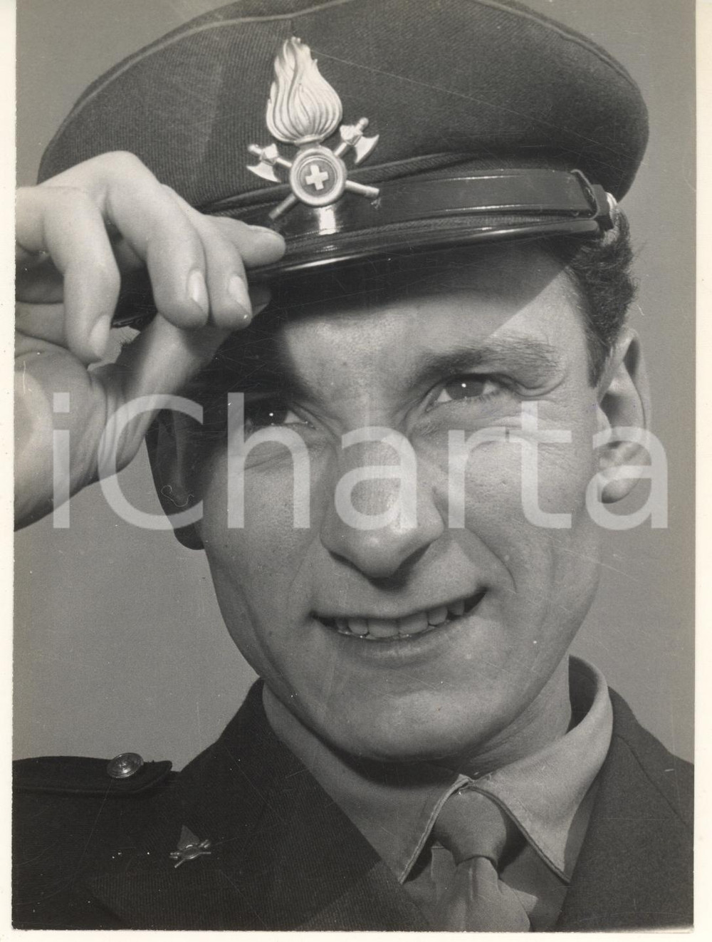 Fotografia d epoca originale 1956 CICLISMO Mino DE ROSSI  Vigile del fuoco  Ritratto  Foto 13x18 cm 3 1