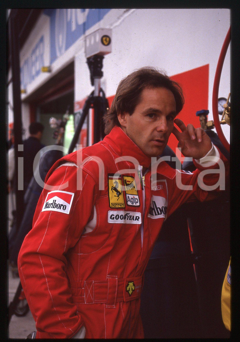 Gerhard BERGER - F1 Pilota scuderia FERRARI - 1995 ca 35 mm vintage slide 168 Diapositiva d'epoca, in formato 35 mm.CONDIZIONI: GOODE' severamente vietata la riproduzione. Tutti i diritti sono riservati.ICharta mette in vendita, sul negozio eBay e in esclusiva sul sito "icharta" il proprio archivio composto da numerose diapositive e negativi fotografici d'epoca, tutti originali e autentici, che attraversano la storia del costume italiano tra gli la fine degli anni Sessanta e Novanta.Si tratta di uno sguardo inedito sull'attualità, la politica, la vita quotidiana, il gossip e la cultura, che fotografa il cambiamento della nazione in quest'ultimo scorcio del XX secolo. Un'occasione unica per il mercato del collezionismo, che vede finalmente disponibile un archivio eccezionale per vastità, tematiche e condizioni, in un settore (il negativo fotografico e la diapositiva) di assoluta novità e dalle interessanti prospettive di investimento.  GOOD/buono   originale e autentica 1