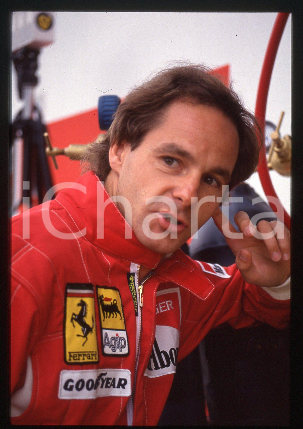 Gerhard BERGER - F1 Pilota scuderia FERRARI - 1995 ca 35 mm vintage slide 169 Diapositiva d'epoca, in formato 35 mm.CONDIZIONI: GOODE' severamente vietata la riproduzione. Tutti i diritti sono riservati.ICharta mette in vendita, sul negozio eBay e in esclusiva sul sito "icharta" il proprio archivio composto da numerose diapositive e negativi fotografici d'epoca, tutti originali e autentici, che attraversano la storia del costume italiano tra gli la fine degli anni Sessanta e Novanta.Si tratta di uno sguardo inedito sull'attualità, la politica, la vita quotidiana, il gossip e la cultura, che fotografa il cambiamento della nazione in quest'ultimo scorcio del XX secolo. Un'occasione unica per il mercato del collezionismo, che vede finalmente disponibile un archivio eccezionale per vastità, tematiche e condizioni, in un settore (il negativo fotografico e la diapositiva) di assoluta novità e dalle interessanti prospettive di investimento.  GOOD/buono   originale e autentica 1