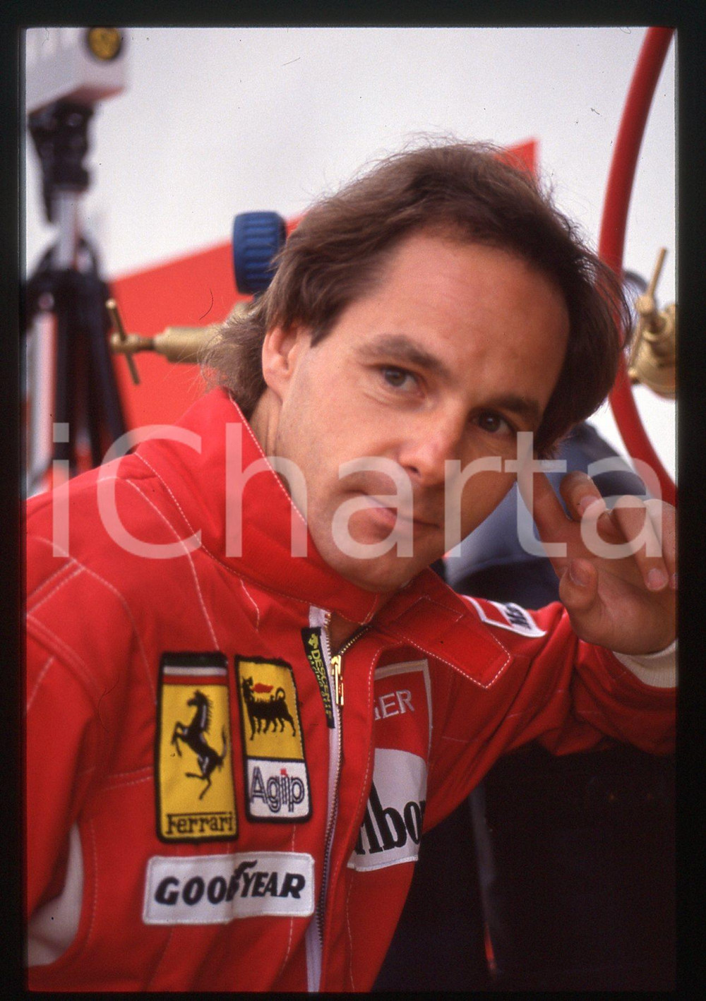Gerhard BERGER - F1 Pilota scuderia FERRARI - 1995 ca 35 mm vintage slide 171 Diapositiva d'epoca, in formato 35 mm.CONDIZIONI: GOODE' severamente vietata la riproduzione. Tutti i diritti sono riservati.ICharta mette in vendita, sul negozio eBay e in esclusiva sul sito "icharta" il proprio archivio composto da numerose diapositive e negativi fotografici d'epoca, tutti originali e autentici, che attraversano la storia del costume italiano tra gli la fine degli anni Sessanta e Novanta.Si tratta di uno sguardo inedito sull'attualità, la politica, la vita quotidiana, il gossip e la cultura, che fotografa il cambiamento della nazione in quest'ultimo scorcio del XX secolo. Un'occasione unica per il mercato del collezionismo, che vede finalmente disponibile un archivio eccezionale per vastità, tematiche e condizioni, in un settore (il negativo fotografico e la diapositiva) di assoluta novità e dalle interessanti prospettive di investimento.  GOOD/buono   originale e autentica 1