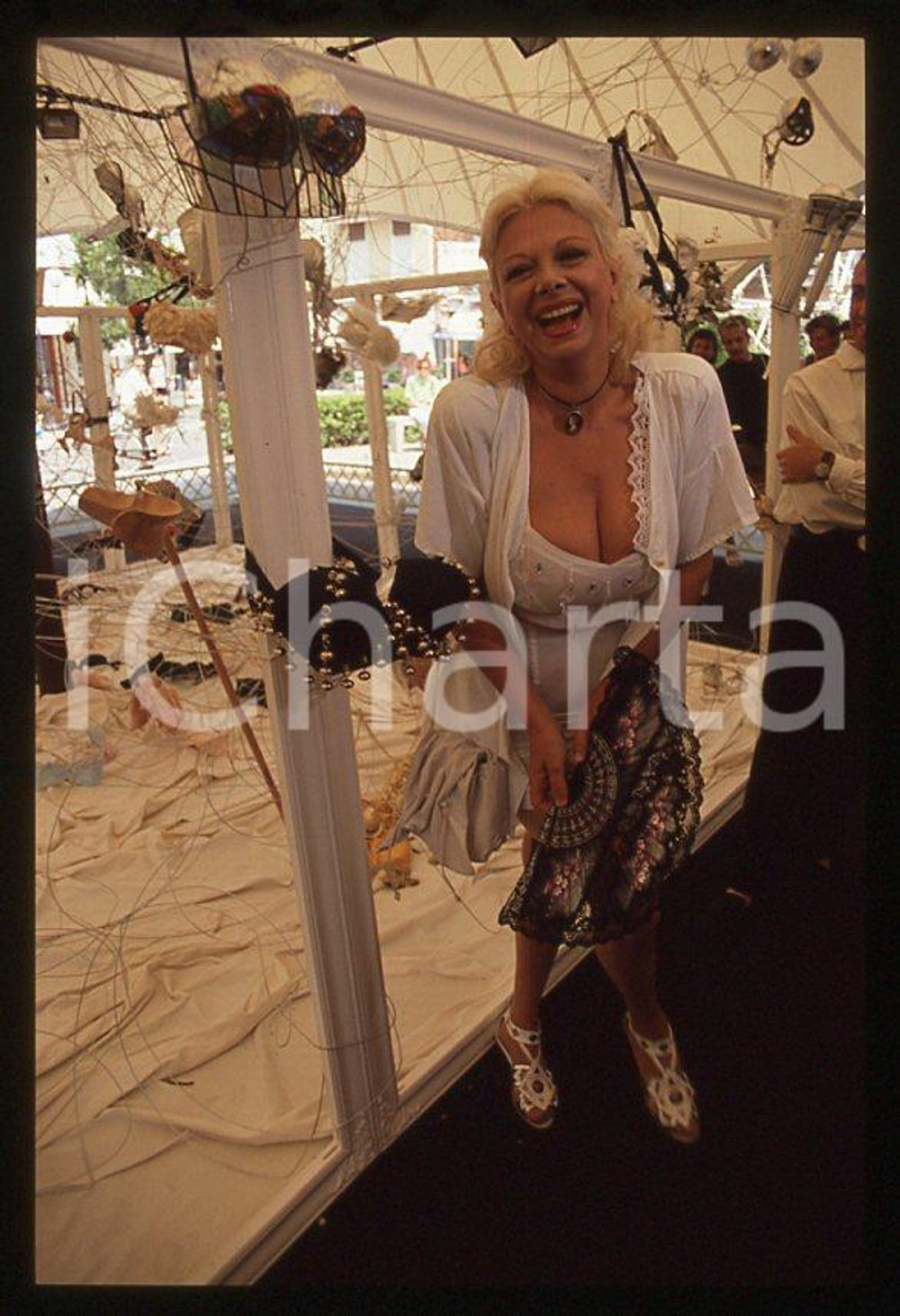 Fotografia d epoca originale Sandra MILO Mostra dei reggiseni 1990 ca  35mm vintage slide 1 1