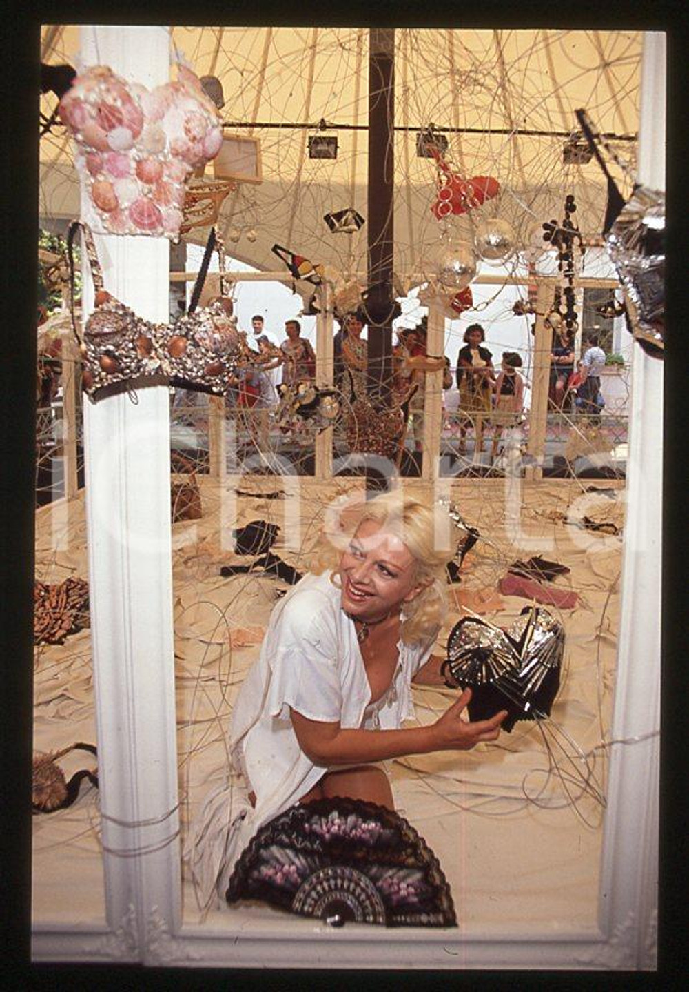 Fotografia d epoca originale Sandra MILO Mostra dei reggiseni 1990 ca  35mm vintage slide 13 1