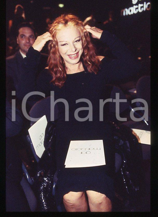 Fotografia d epoca originale Sandra MILO a una sfilata di Gai MATTIOLO 2000 ca 35mm vintage slide 1