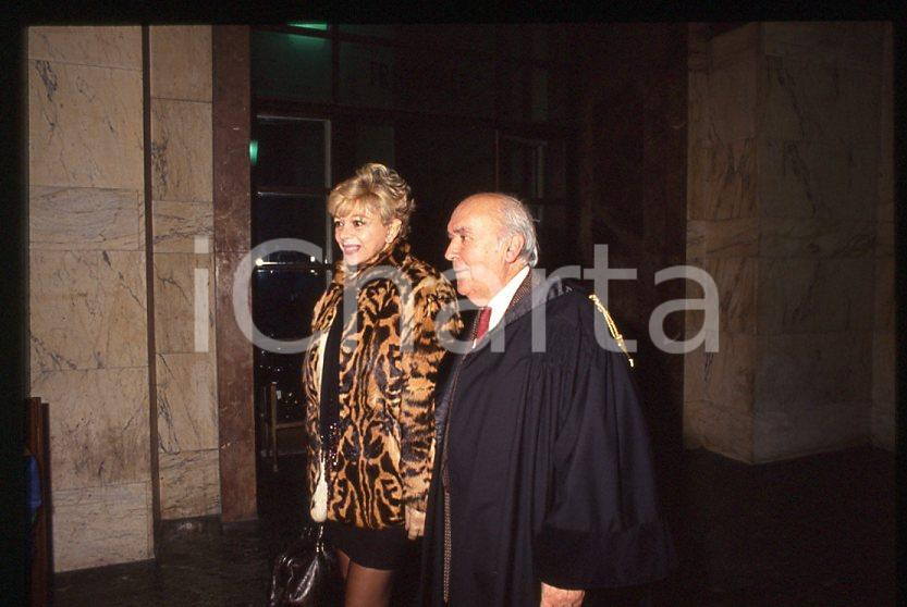 Fotografia d epoca originale Sandra MILO Armando CILLARIO Tribunale di MILANO 1995 ca 35mm vintage slide 3 1