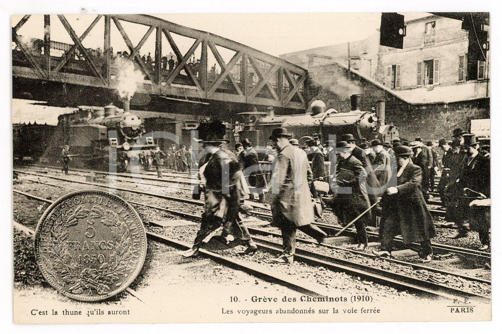 1925 ca FRANCE Grève cheminots 1910 Voyageurs abandonnés sur la voie ferrée (1)  Cartolina postale d'epoca, non viaggiata.  GOOD/buono  Formato: 14x9 cm originale e autentica 1