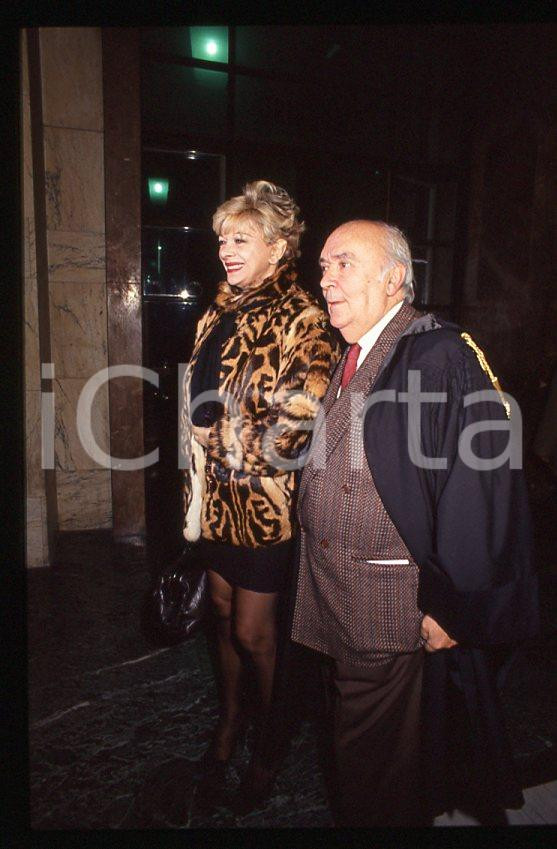 Fotografia d epoca originale Sandra MILO Armando CILLARIO Tribunale di MILANO 1995 ca 35mm vintage slide 12 1
