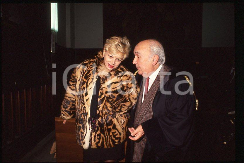 Fotografia d epoca originale Sandra MILO Armando CILLARIO Tribunale di MILANO 1995 ca 35mm vintage slide 14 1