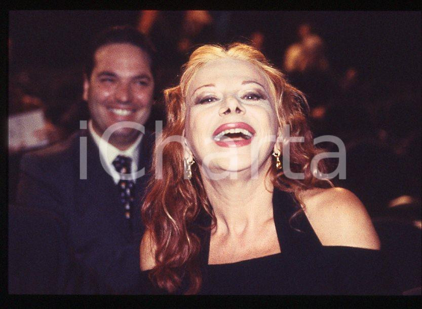 Fotografia d epoca originale Sandra MILO a una sfilata di Gai MATTIOLO 2000 ca 35mm vintage slide 1 1