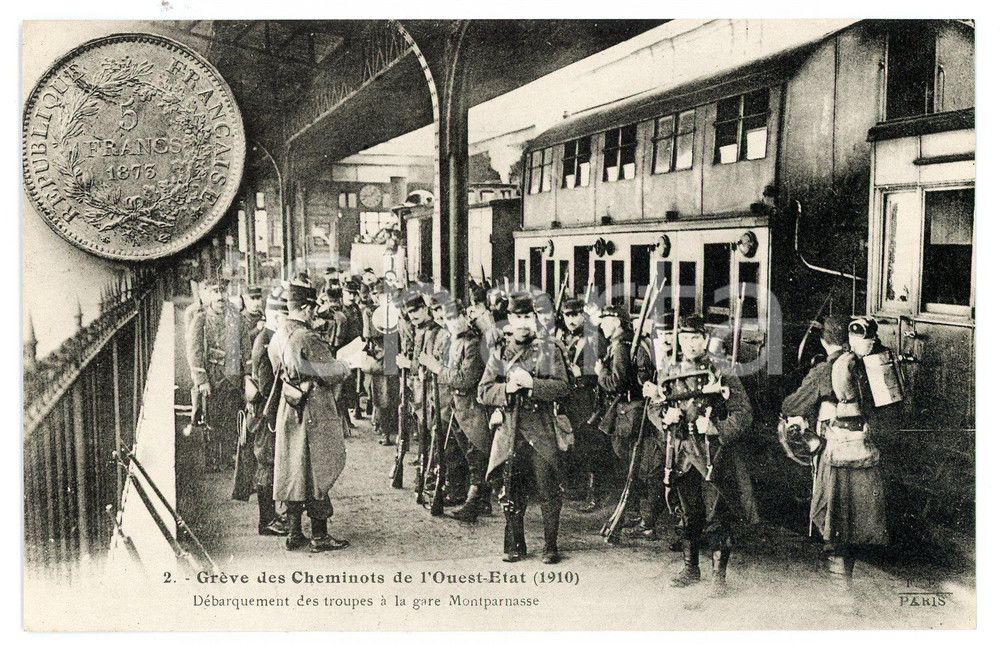 1925 ca PARIS Grève des cheminots de l'OUEST-ETAT Troupe à la Gare Montparnasse  Cartolina postale d'epoca, non viaggiata. GOOD/buono  Formato: 14x9 cm originale e autentica 1