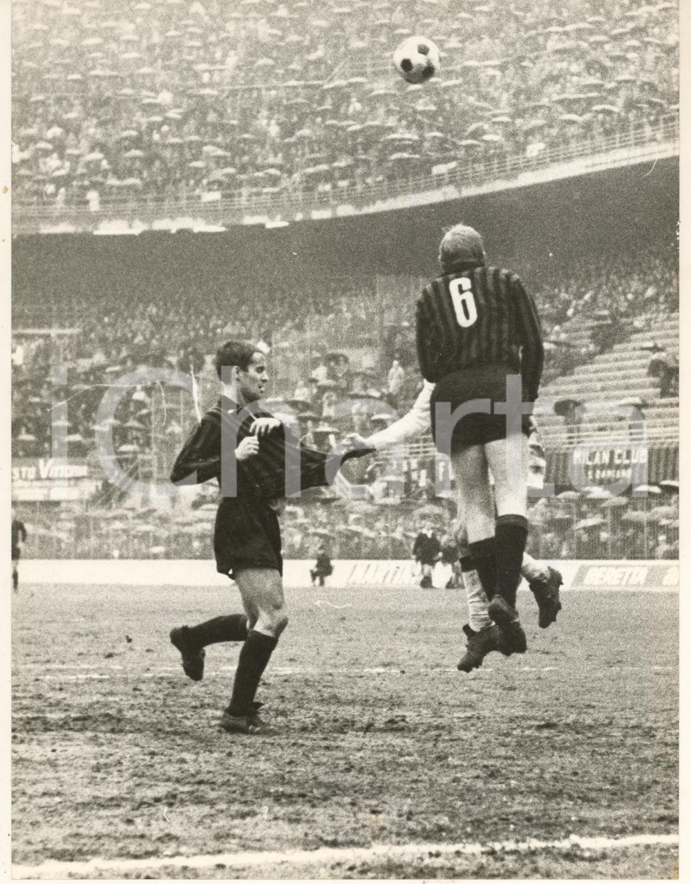 Fotografia d epoca originale 1965 CALCIO MILANCAGLIARI 21 Ricciotti GREATTI Roberto ROSATO SCHNELLINGER 1