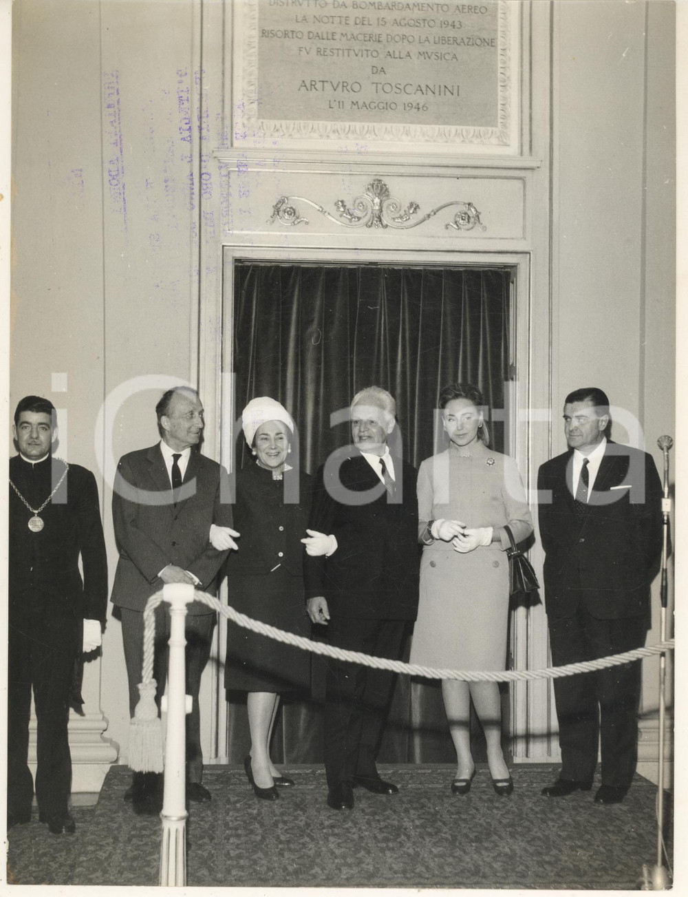 Fotografia d epoca originale 1966 MILANO 20Â° Anniversario Teatro alla SCALA Pietro BUCALOSSI Wally TOSCANINI 1