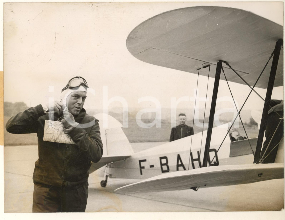 Fotografia d epoca originale 1953 SAARBRÃœCKEN Gilbert GRANDVAL French Ambassador after landing from Paris 1