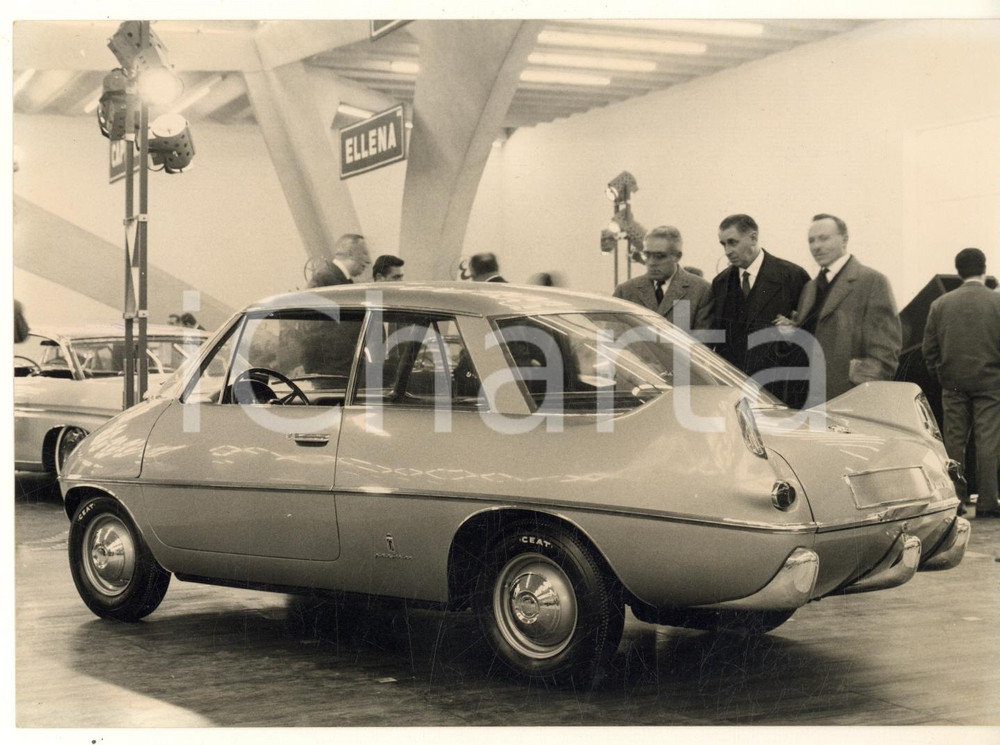 Fotografia d epoca originale 1961 TORINO Salone dell Automobile  PININFARINA FIAT 600 Y Foto 18x13 cm 1
