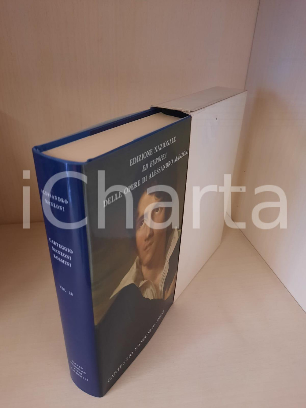 2003 Alessandro MANZONI Carteggio Manzoni-Rosmini - Vol. 28 (4) Ed. Nazionale Edizione Nazionale ed Europea delle opere di Alessandro Manzoni. Legatura in tela blu, logo "Casa del Manzoni" in oro al centro del piatto, sovraccoperta illustrata, cofanetto in cartoncino.Composizione dei testi nella versione VAL del carattere Baskerville, realizzato nella Stamperia Valdonega ad Arbizzano di Verona.PAGINE: 239EDITORE: Centro Nazionale Studi Manzoniani - Milano GOOD/buono volume intonso, minime macchie, piccola sbrecciatura e abrasione al cofanetto Formato: 22x14 cm originale e autentica 1