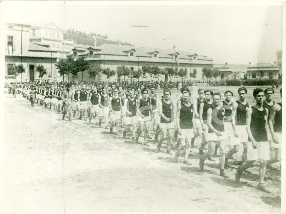 Fotografia d epoca originale 1935 ca ROMA ? La squadra ginnastica della MILIZIA VOLONTARIA MVSN Fotografia 1