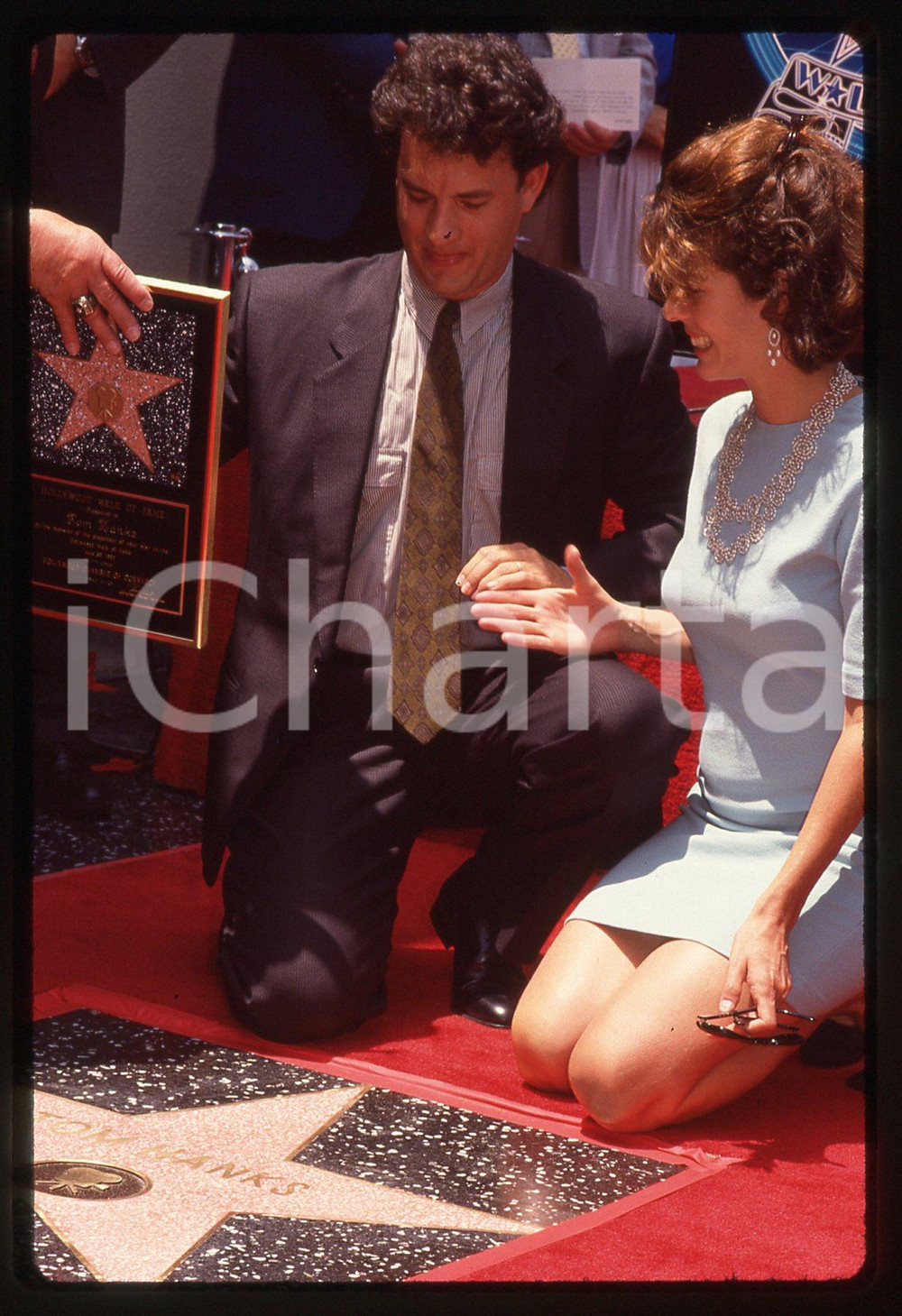 Fotografia d epoca originale Tom HANKS e Rita WILSON  WALK OF FAME HOLLYWOOD 1992 35 mm vintage slide 8 1