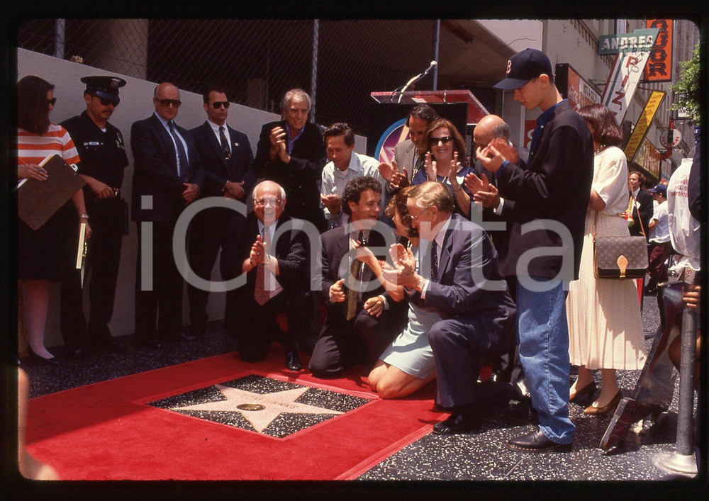 Fotografia d epoca originale Tom HANKS e Rita WILSON  WALK OF FAME HOLLYWOOD 1992 35 mm vintage slide 12 1