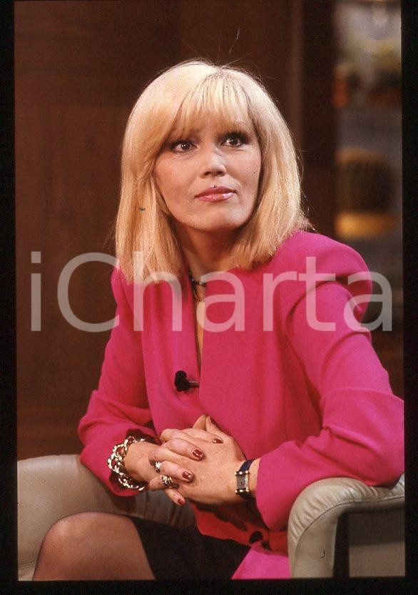 Fotografia d epoca originale Amanda LEAR durante trasmissione tv 1995 ca  35 mm vintage slide 10 1
