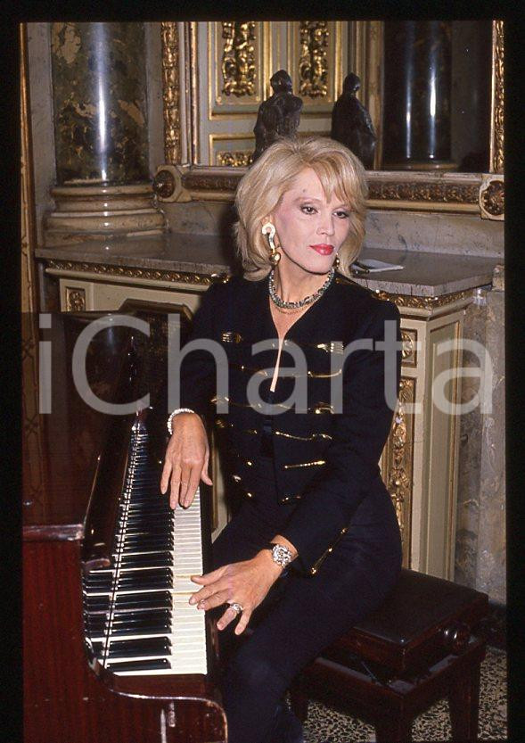 Fotografia d epoca originale Amanda LEAR al piano 1995 ca  35 mm vintage slide 16 1