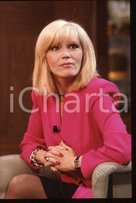 Fotografia d epoca originale Amanda LEAR durante trasmissione tv 1995 ca  35 mm vintage slide 25 1