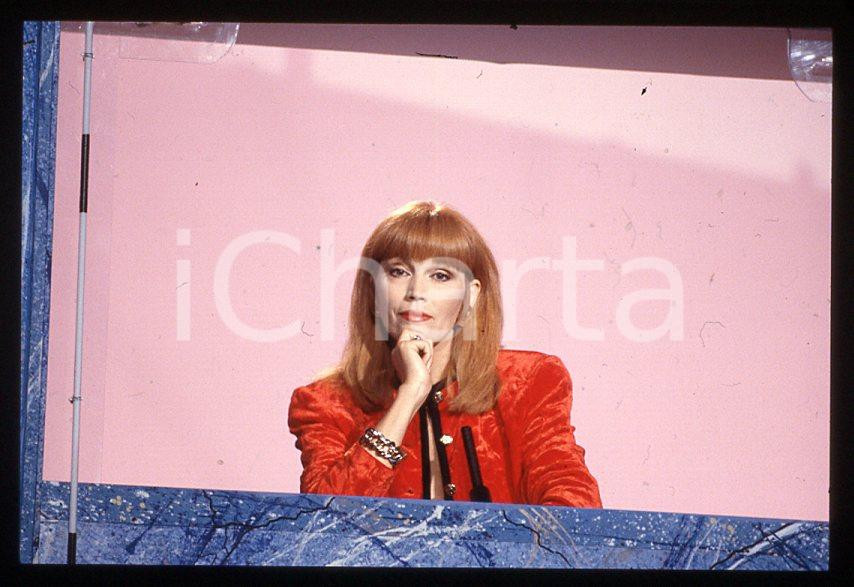 Fotografia d epoca originale Amanda LEAR Il gioco dei 9 CANALE 5 1990 ca  35 mm vintage slide 2 1