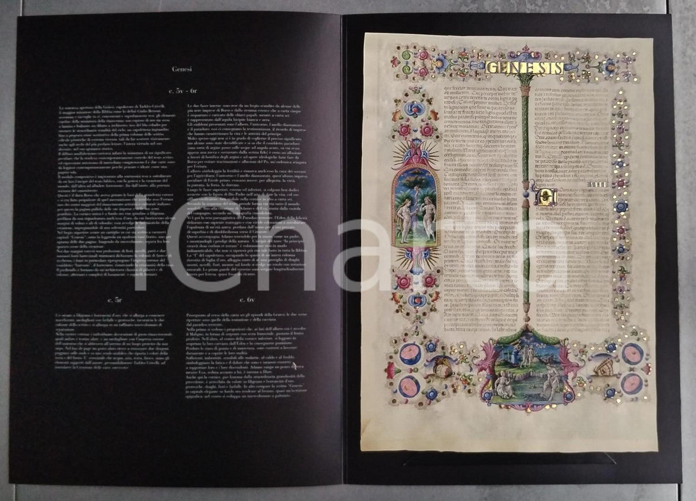 2000 ca BIBBIA DI BORSO D'ESTE Riproduzione tavola PENTATEUCO Genesi c. 6 r/v 2 Riproduzione in edizione di pregio di una tavola della Bibbia di Borso d'Este.Dal Pentateuco, Genesi c. 6 r/vCompleta di busta, cartella di protezione per la tavola, una pubblicazione relativa al progetto Biblioteca Itinerante della Biblioteca Estense universitaria di Modena, e un catalogo delle opere pubblicate da Art Codex.EDITORE: Art Codex FAIR/discreto Residuo di incollatura sulla busta Formato: 32x44 cm originale e autentica 1