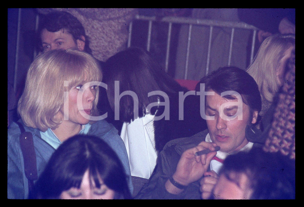Fotografia d epoca originale Alain DELON e Mireille DARC  CINEMA 1980 ca 35 mm vintage slide 3 1