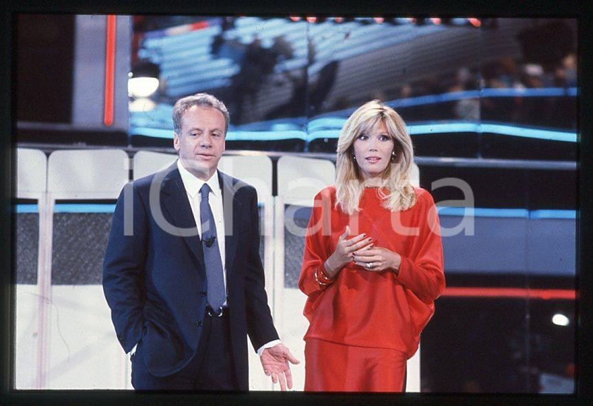 Fotografia d epoca originale Johnny DORELLI Amanda LEAR a Premiatissima 1983  35 mm vintage slide 4 1