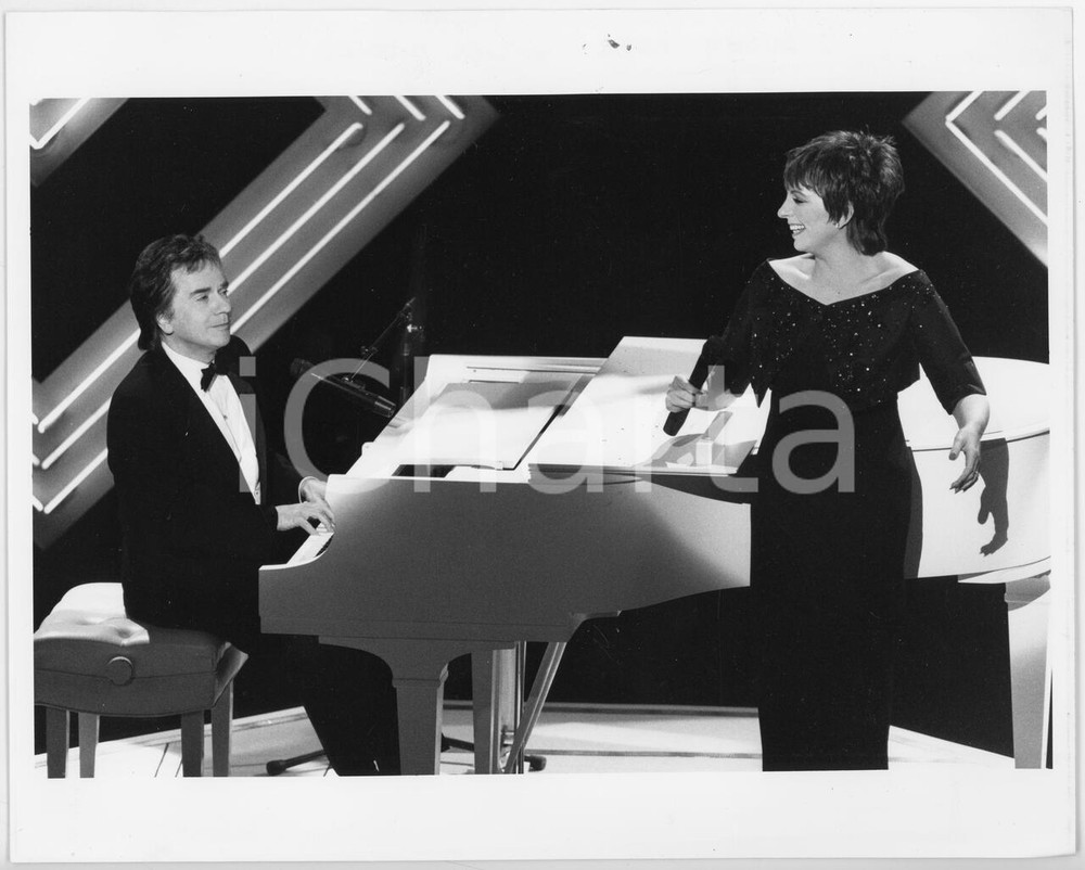 Fotografia d epoca originale 1990 ca MILANO Liza MINNELLI Dudley MOORE in concerto  Foto 24x18 cm 1