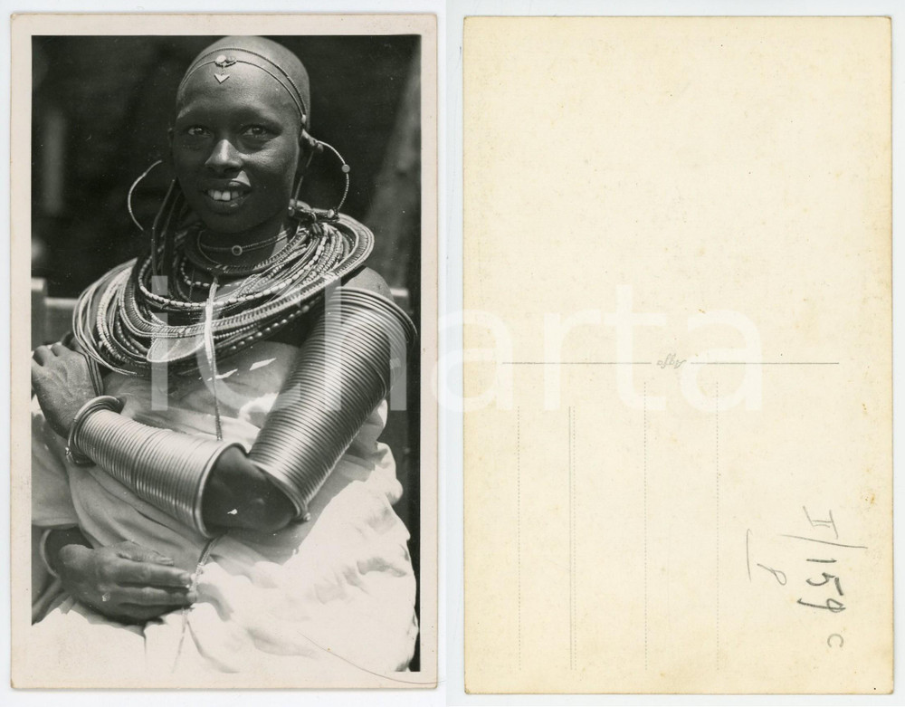 1930 ca C. ZAGOURSKI «L'Afrique qui disparaît» KENIA Femme MASSAI Postcard 159  Fotocartolina postale d'epoca, appartenente alla 2^serie &laquo;L'Afrique qui dispara&icirc;t&raquo; del fotografo Casimir Zagourski (L&eacute;opoldville).N&deg;159, non viaggiata.CONDIZIONI: GFORMATO: 9x14 cm    originale e autentica 1