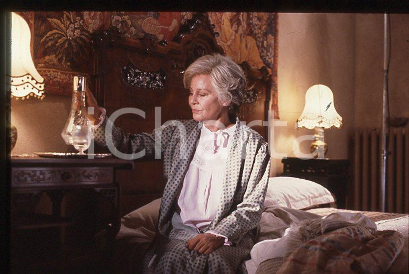 Ingrid THULIN - Film "Cuore di mamma" 1988 *35mm vintage slide (11) Diapositiva originale, in formato 35 mm.Per i diritti rivolgersi a ICharta.E' severamente vietata la riproduzione. Tutti i diritti sono riservati.ICharta mette in vendita, sul negozio eBay e in esclusiva sul sito "icharta" il proprio archivio composto da numerose diapositive e negativi fotografici d'epoca, tutti originali e autentici, che attraversano la storia del costume tra la fine degli anni Sessanta e Novanta.Si tratta di uno sguardo inedito sull'attualità, la politica, la vita quotidiana, il gossip e la cultura, che fotografa il cambiamento della nazione in quest'ultimo scorcio del XX secolo. Un'occasione unica per il mercato del collezionismo, che vede finalmente disponibile un archivio eccezionale per vastità, tematiche e condizioni, in un settore (il negativo fotografico e la diapositiva) di assoluta novità e dalle interessanti prospettive di investimento.  GOOD/buono   originale e autentica 1