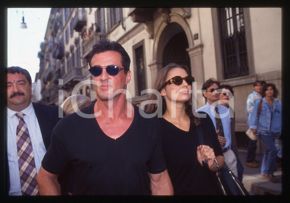 Fotografia d epoca originale Sylvester STALLONE ed Andrea WIESER  MILANO 1994 35 mm vintage slide 12 1