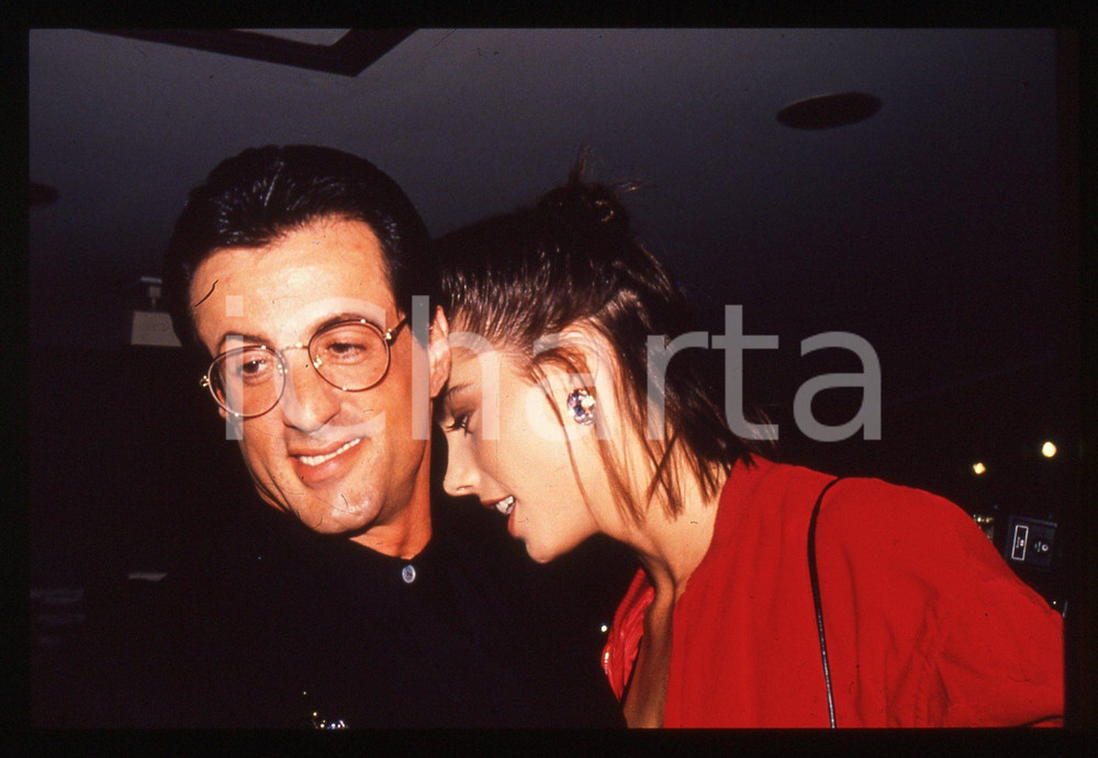 Fotografia d epoca originale Sylvester STALLONE e Jennifer FLAVIN  COSTUME 1995 ca 35 mm vintage slide 36 1
