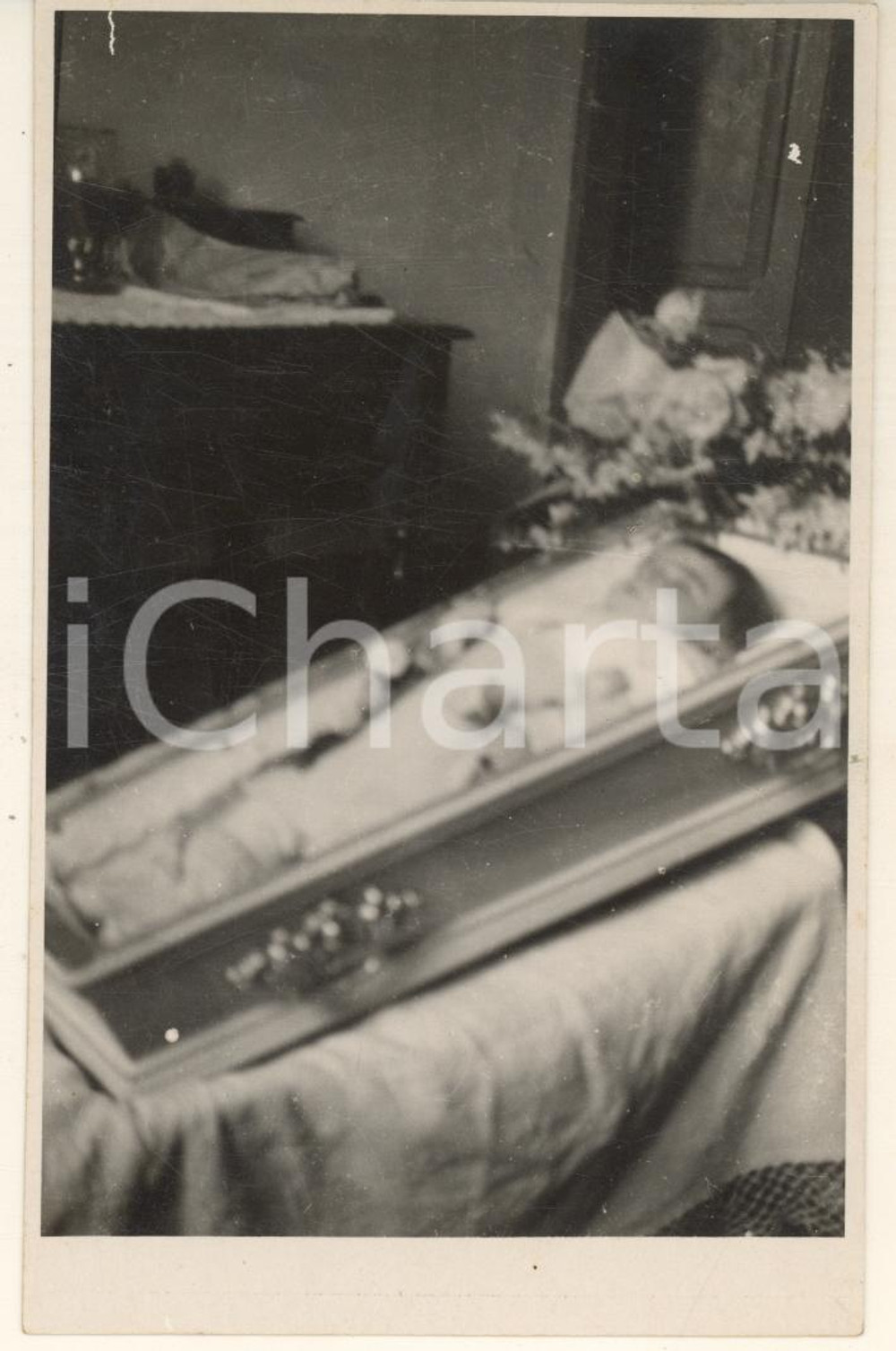 Fotografia d epoca originale 1935 ca ITALIA Bambino nella bara Foto cartolina post mortem 1