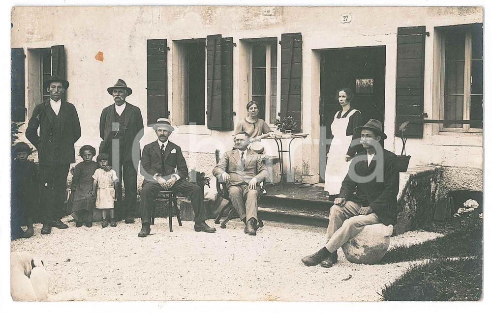 Fotografia d epoca originale 1924 ORZES / BELLUNO Villa BAROZZI  Ritratto di famiglia Foto con autografo 2 1