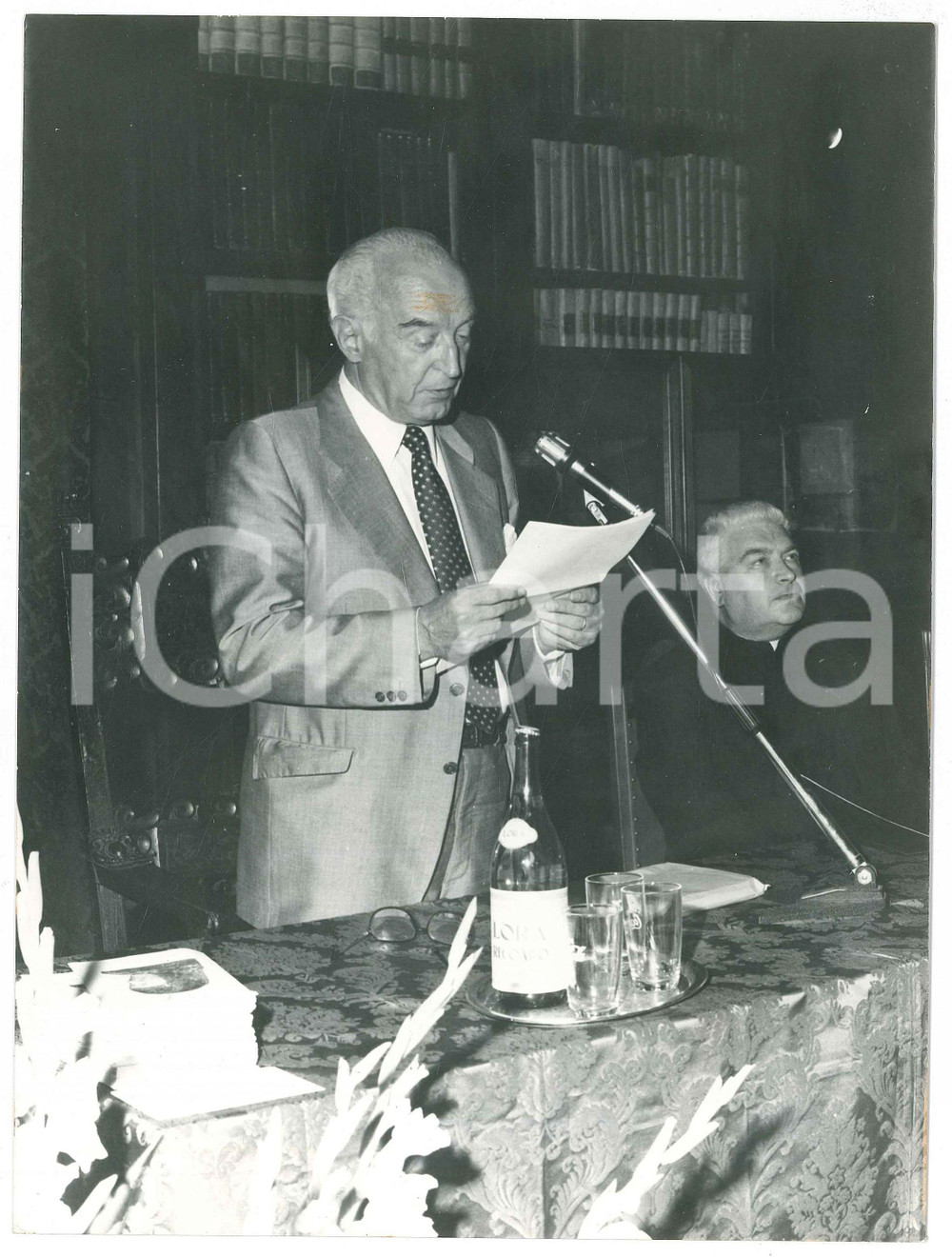 Fotografia d epoca originale 1980 ca VERONA Biblioteca Capitolare  Luigi GUI Mons. Mario PERUZZI  Foto 1